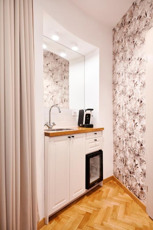 Apartment Mm *